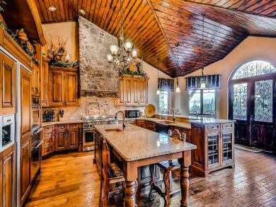 Breckenridge Luxury Vacation Rental with Six Bedrooms